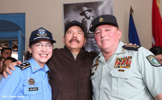 Daniel y Rosario conmemoran el 120 aniversario del natalicio de Sandino