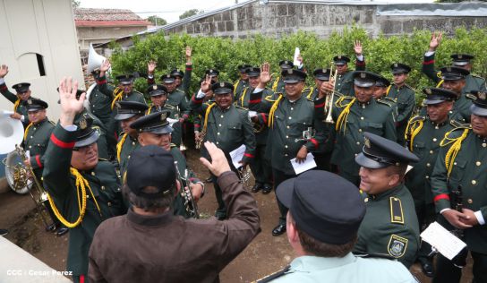 Daniel y Rosario conmemoran el 120 aniversario del natalicio de Sandino