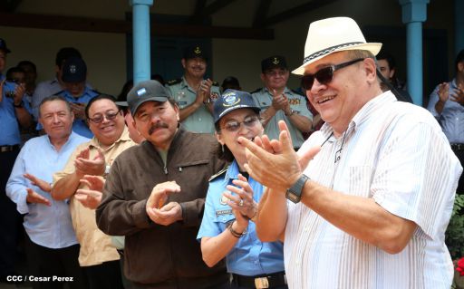 Daniel y Rosario conmemoran el 120 aniversario del natalicio de Sandino