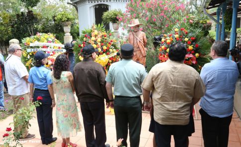 Daniel y Rosario conmemoran el 120 aniversario del natalicio de Sandino