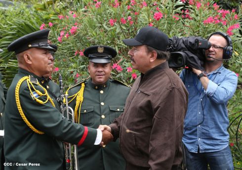 Daniel y Rosario conmemoran el 120 aniversario del natalicio de Sandino