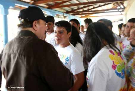 Daniel y Rosario conmemoran el 120 aniversario del natalicio de Sandino