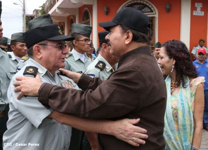 Daniel y Rosario conmemoran el 120 aniversario del natalicio de Sandino