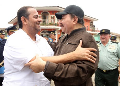 Daniel y Rosario conmemoran el 120 aniversario del natalicio de Sandino