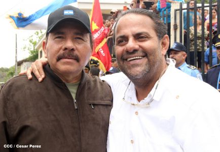 Daniel y Rosario conmemoran el 120 aniversario del natalicio de Sandino