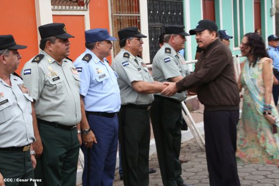 Daniel y Rosario conmemoran el 120 aniversario del natalicio de Sandino