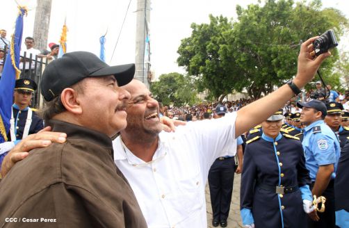 Daniel y Rosario conmemoran el 120 aniversario del natalicio de Sandino