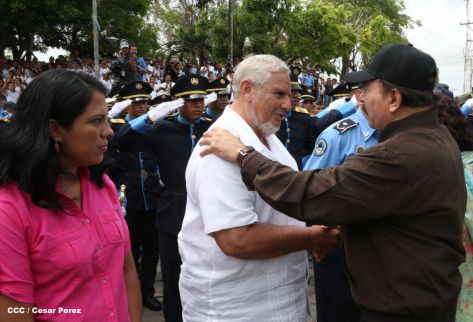 Daniel y Rosario conmemoran el 120 aniversario del natalicio de Sandino