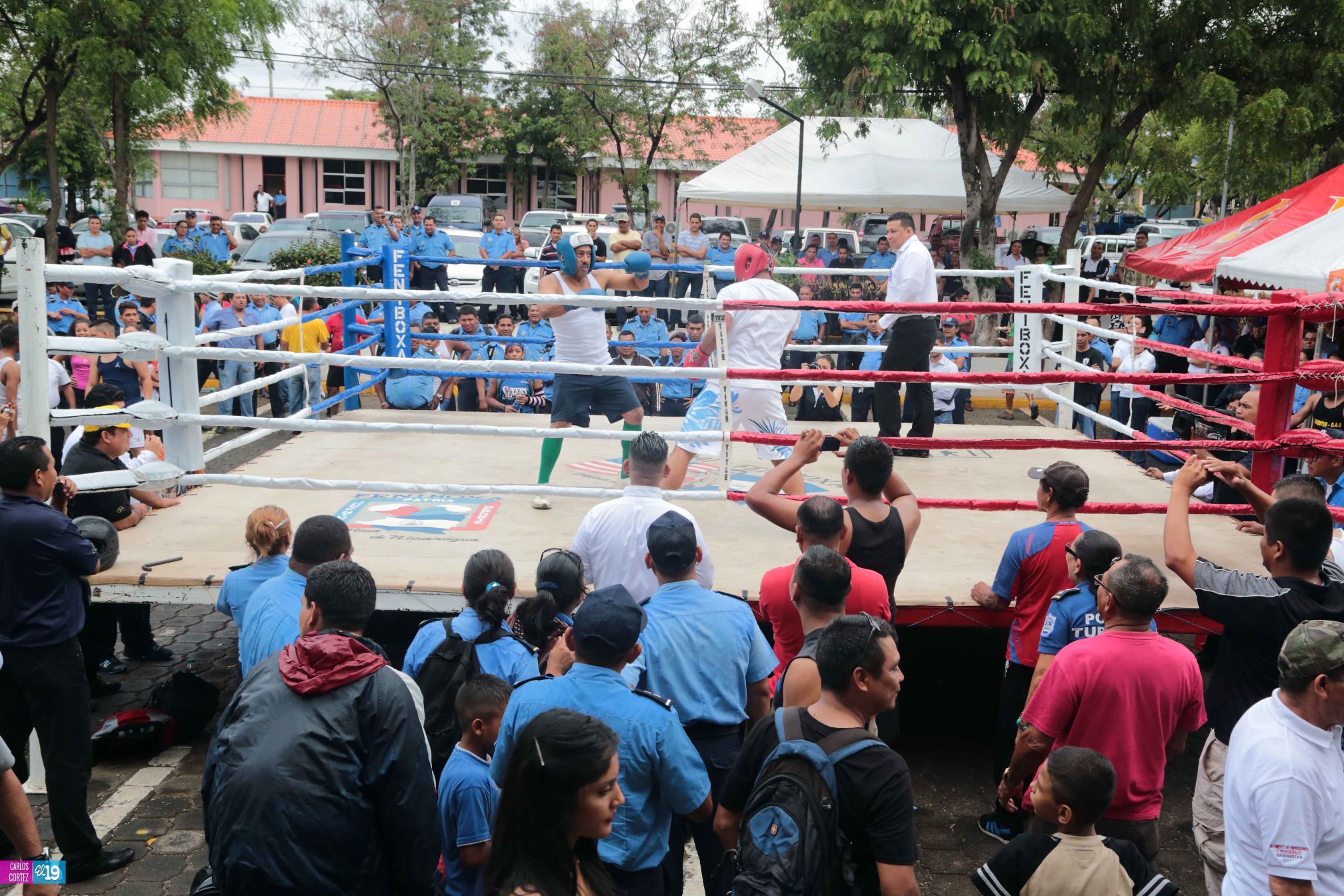 Policía Nacional promueve el boxeo entre sus oficiales