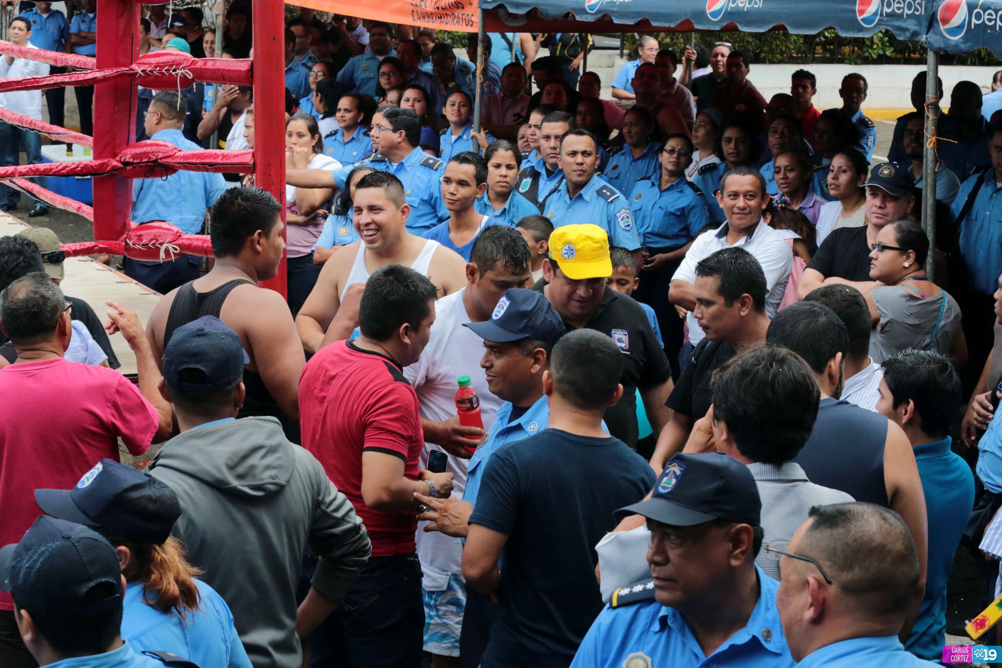 Policía Nacional promueve el boxeo entre sus oficiales
