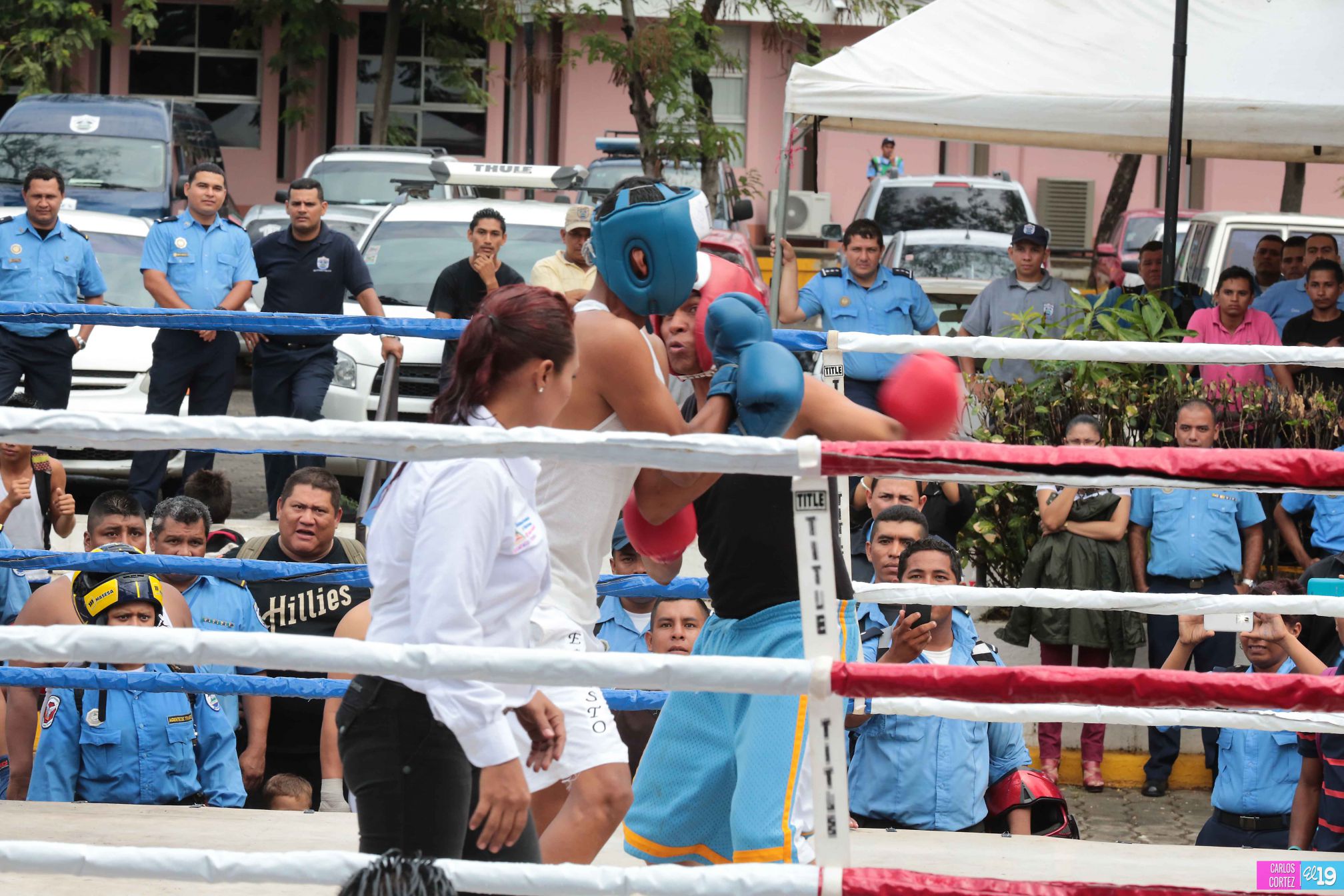 Policía Nacional promueve el boxeo entre sus oficiales