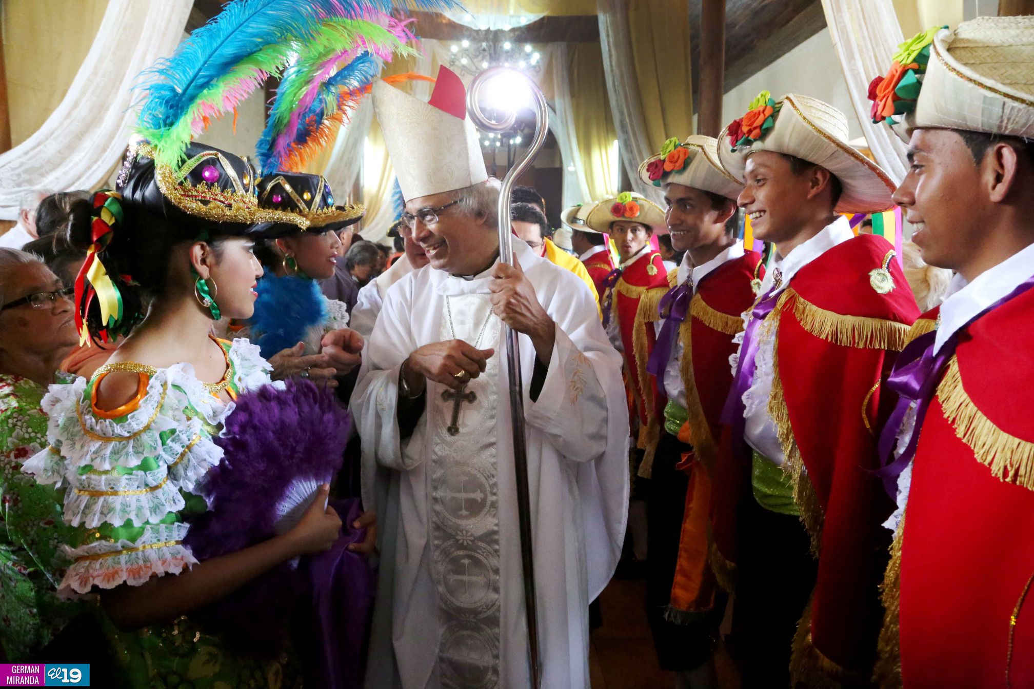 Cardenal Brenes celebra junto a familias masatepinas a la Santísima Trinidad