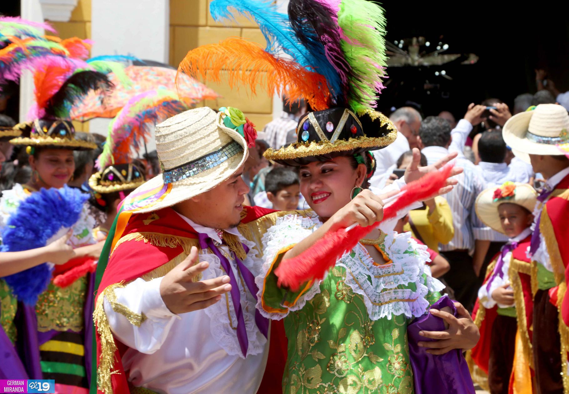 Cardenal Brenes celebra junto a familias masatepinas a la Santísima Trinidad