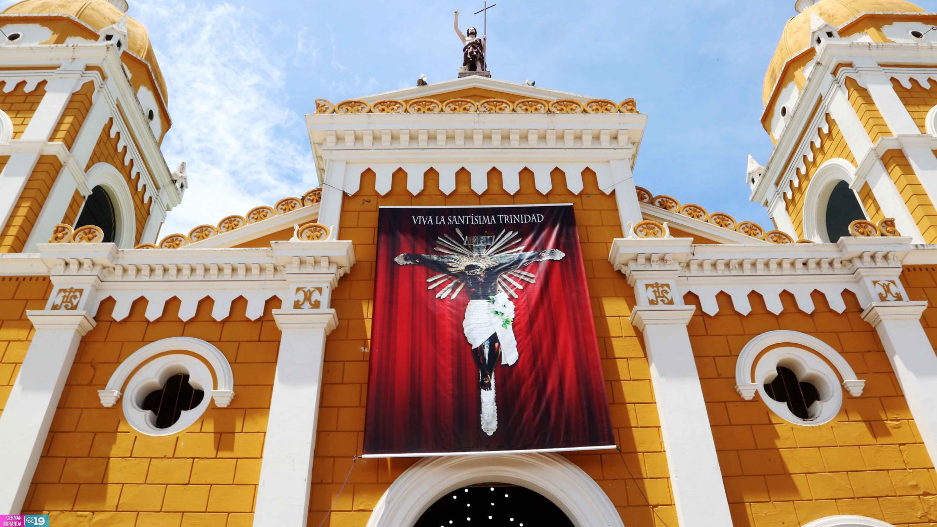 Cardenal Brenes celebra junto a familias masatepinas a la Santísima Trinidad