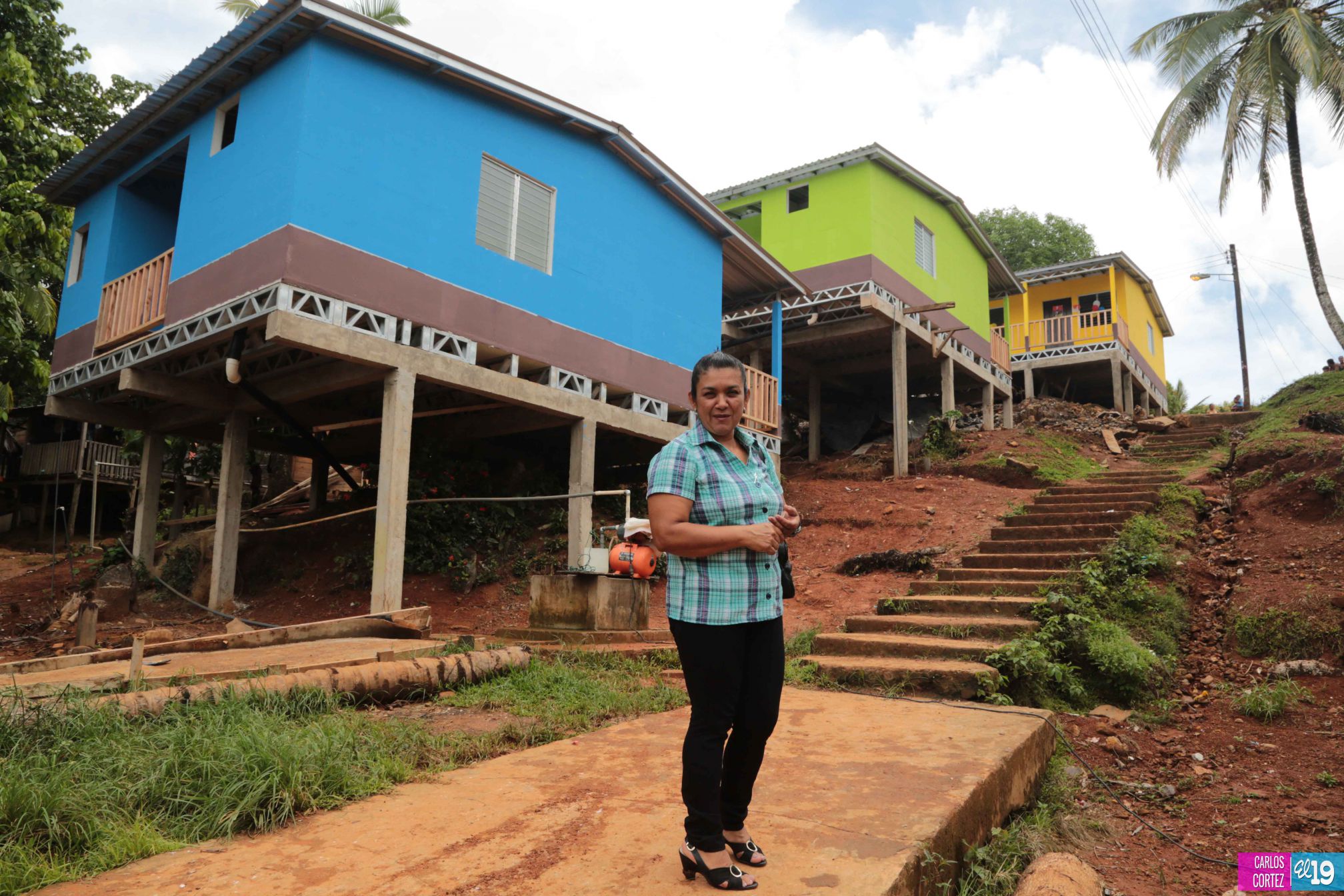 Madres de Rama Kay celebran su día con la entrega de sus nuevas viviendas
