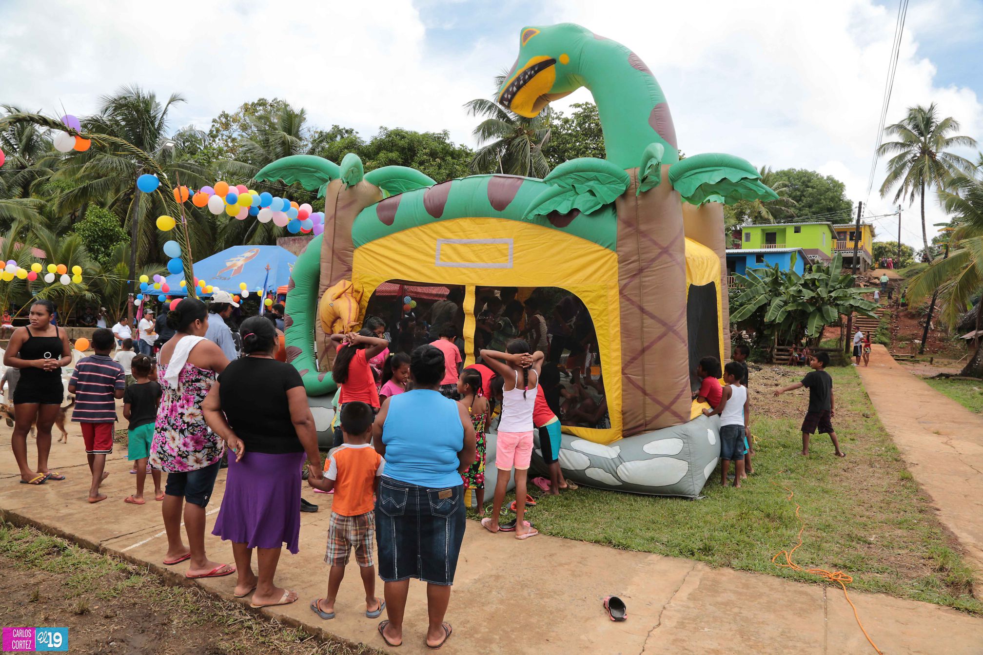 Madres de Rama Kay celebran su día con la entrega de sus nuevas viviendas