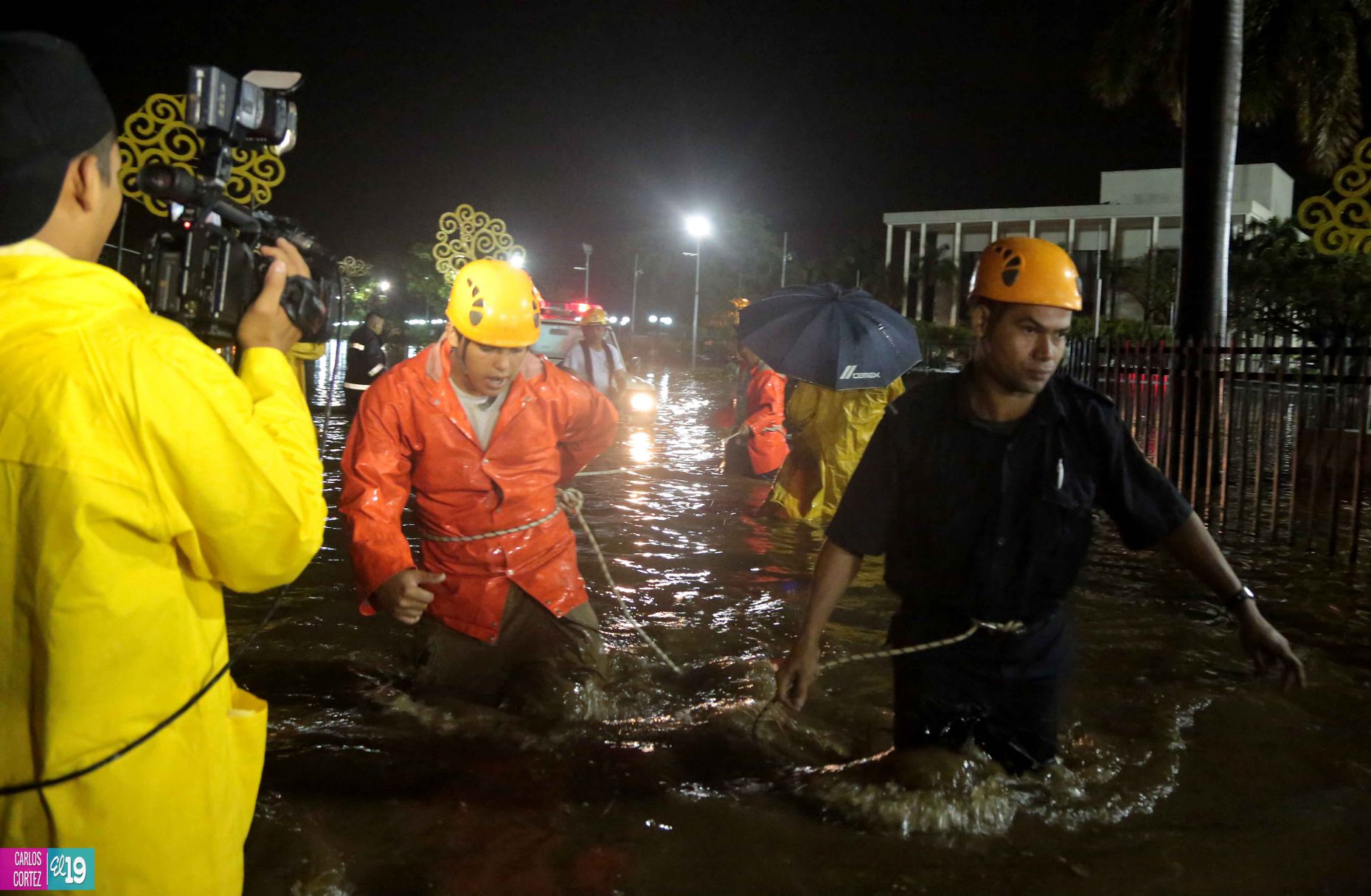 Intenso aguacero cae sobre Managua