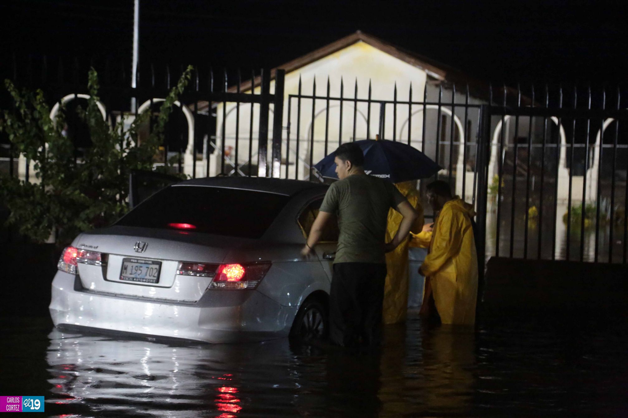 Intenso aguacero cae sobre Managua