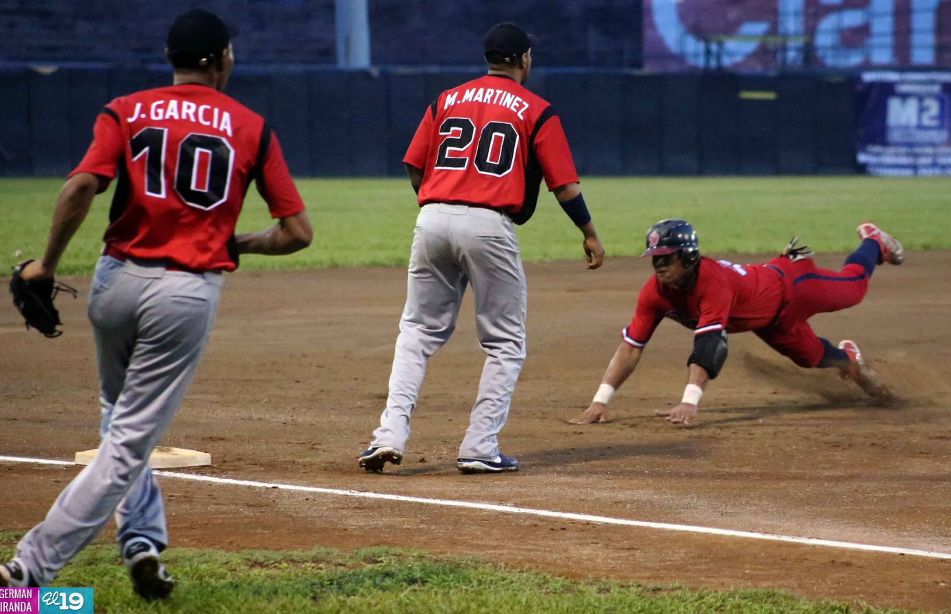 Leones eliminan a los Dantos y pasan a la final del Pomares