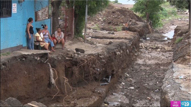 Continúan traslados de familias a albergues