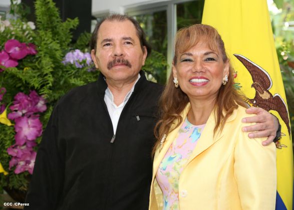 Daniel y Rosario recibe cartas credenciales de embajadores de Ecuador, Panamás, Honduras y Perú