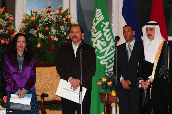 Presidente Daniel recibe cartas credenciales