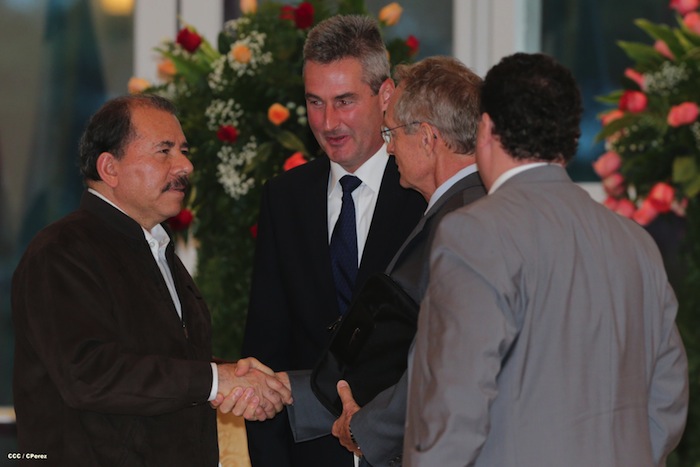 Presidente Daniel recibe cartas credenciales