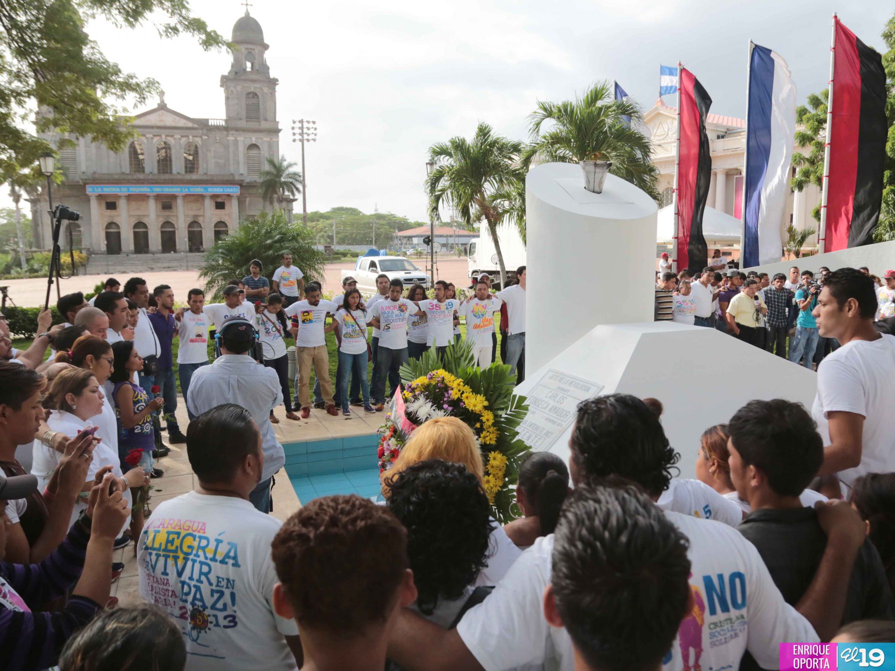 Rinden homenaje al Comandante Carlos Fonseca Amador en su 79 Aniversario de su Natalicio