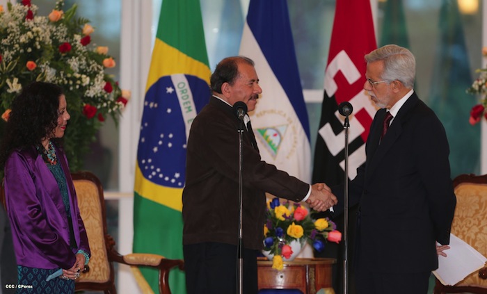 Presidente Daniel recibe cartas credenciales