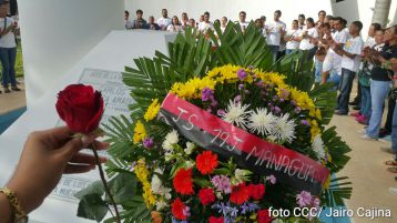 Rinden homenaje al Comandante Carlos Fonseca Amador en su 79 Aniversario de su Natalicio