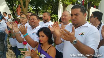 Rinden homenaje al Comandante Carlos Fonseca Amador en su 79 Aniversario de su Natalicio