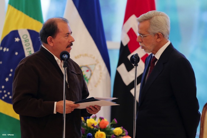 Presidente Daniel recibe cartas credenciales