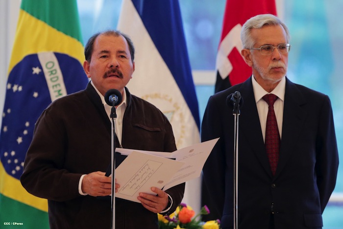 Presidente Daniel recibe cartas credenciales