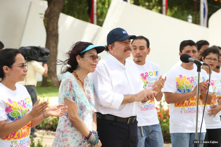 Daniel y Rosario conmemoran 79 aniversario del natalicio del Comandante Carlos Fonseca