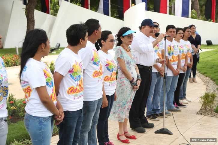 Daniel y Rosario conmemoran 79 aniversario del natalicio del Comandante Carlos Fonseca