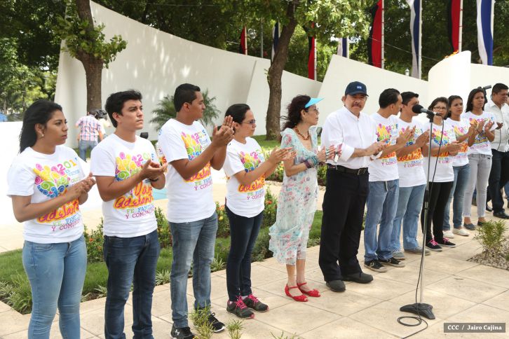 Daniel y Rosario conmemoran 79 aniversario del natalicio del Comandante Carlos Fonseca