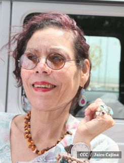 Daniel y Rosario conmemoran 79 aniversario del natalicio del Comandante Carlos Fonseca