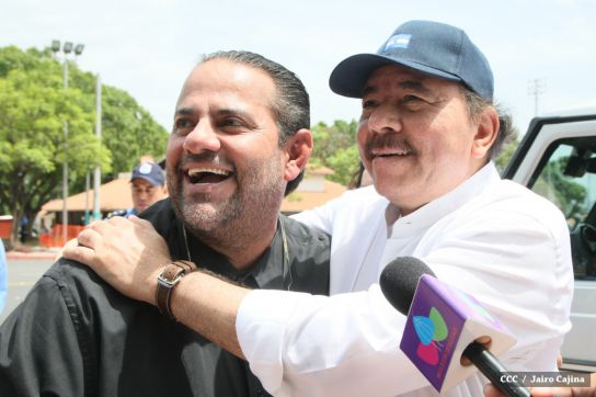 Daniel y Rosario conmemoran 79 aniversario del natalicio del Comandante Carlos Fonseca