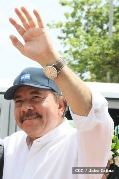 Daniel y Rosario conmemoran 79 aniversario del natalicio del Comandante Carlos Fonseca