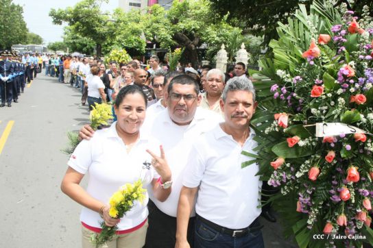 Daniel y Rosario conmemoran 79 aniversario del natalicio del Comandante Carlos Fonseca