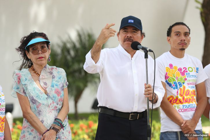 Daniel y Rosario conmemoran 79 aniversario del natalicio del Comandante Carlos Fonseca