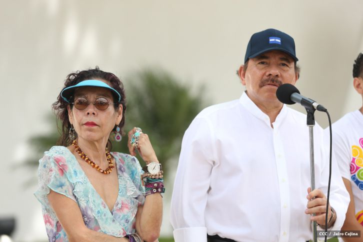 Daniel y Rosario conmemoran 79 aniversario del natalicio del Comandante Carlos Fonseca