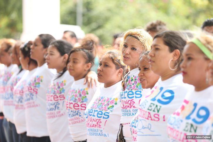 Daniel y Rosario conmemoran 79 aniversario del natalicio del Comandante Carlos Fonseca