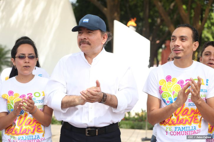 Daniel y Rosario conmemoran 79 aniversario del natalicio del Comandante Carlos Fonseca