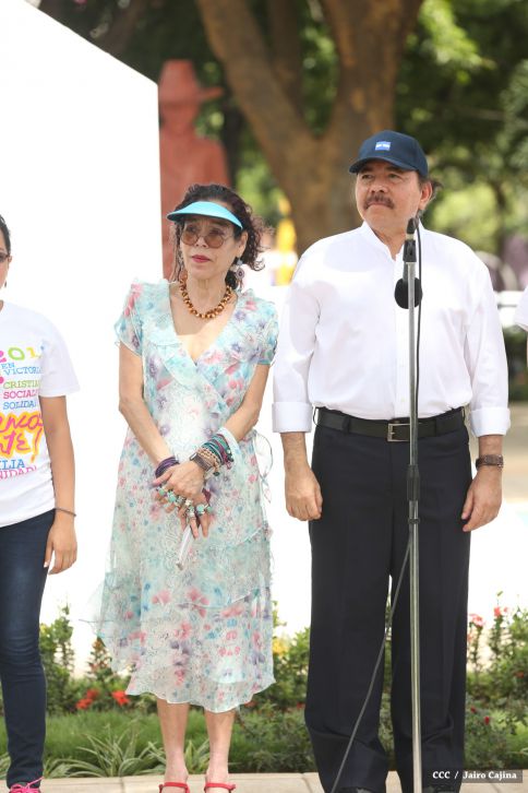 Daniel y Rosario conmemoran 79 aniversario del natalicio del Comandante Carlos Fonseca