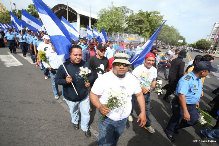 Daniel y Rosario conmemoran 79 aniversario del natalicio del Comandante Carlos Fonseca