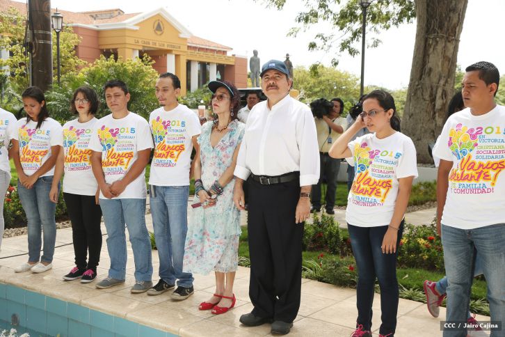 Daniel y Rosario conmemoran 79 aniversario del natalicio del Comandante Carlos Fonseca