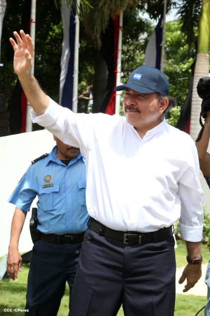 Daniel y Rosario conmemoran 79 aniversario del natalicio del Comandante Carlos Fonseca