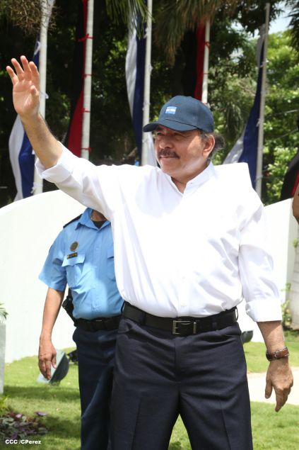 Daniel y Rosario conmemoran 79 aniversario del natalicio del Comandante Carlos Fonseca