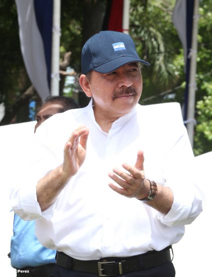 Daniel y Rosario conmemoran 79 aniversario del natalicio del Comandante Carlos Fonseca